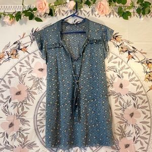 Plus size bird print top with tie